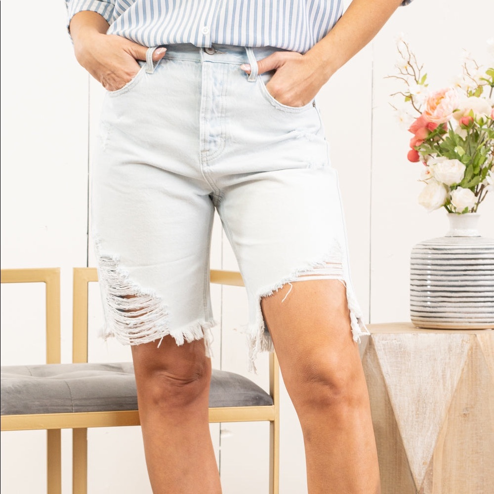Kancan Ava high rise 90’s boyfriend shorts